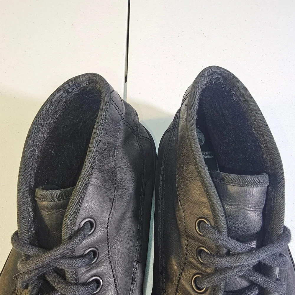 Vans‎ Chukka Low Black Leather Fleece Lined Skate Shoes Men's 7 Women's 8.5 EUC